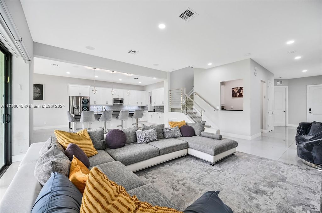 Photo of 8645 NW 39th, Coral Springs, FL 33065 (MLS # A11700045)