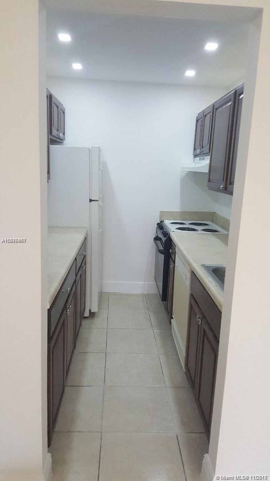 Located close to MDCC and Kendall major shopping plazas also easy access to Public transportation and Florida Turnpike ,Unit was remodeled a year ago ,Community offers sparkling pool to enjoy with family, Each floor has own Laundry room facility