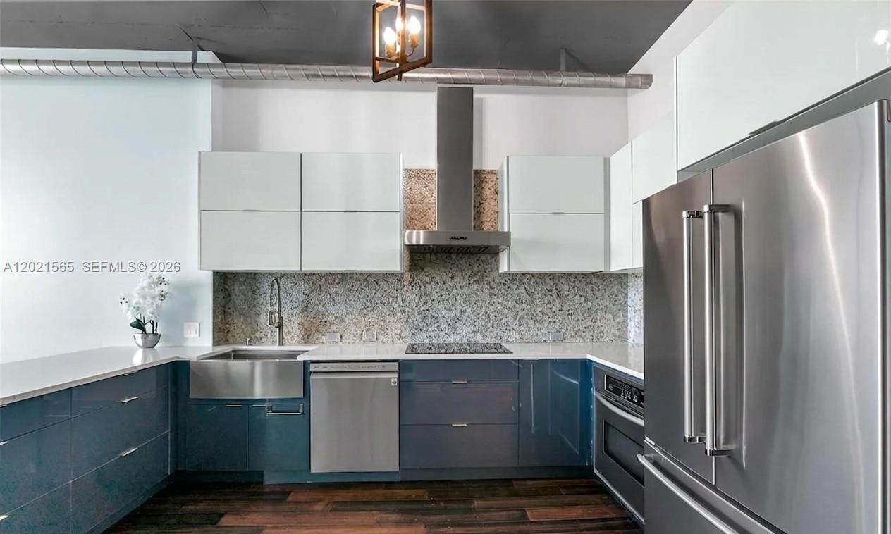 UPTOWN MARINA LOFTS CONDO - Residential