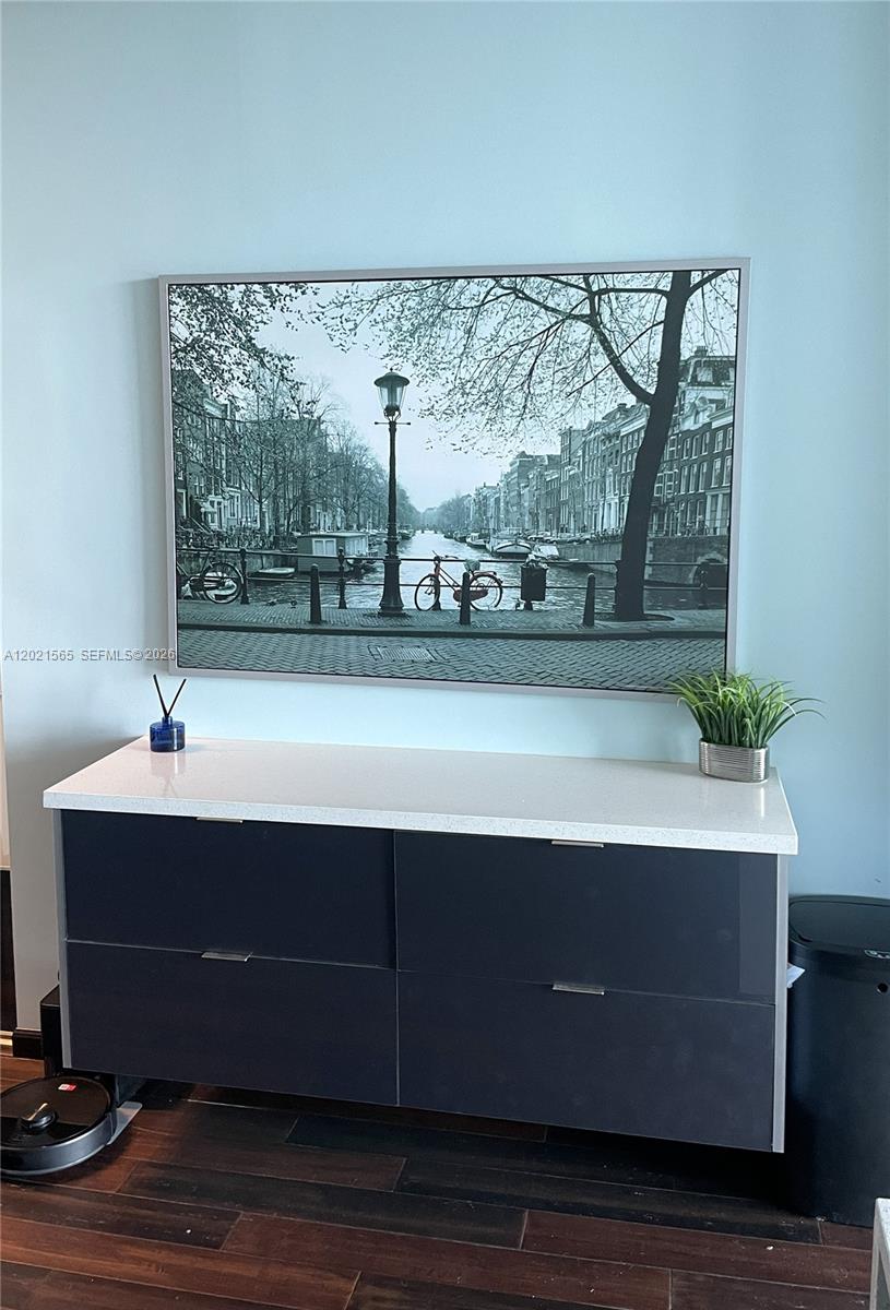 UPTOWN MARINA LOFTS CONDO - Residential