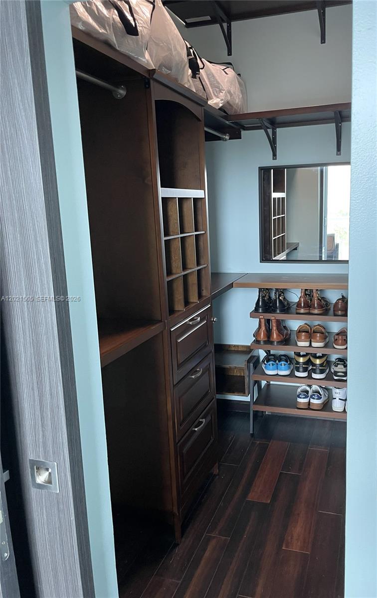 UPTOWN MARINA LOFTS CONDO - Residential