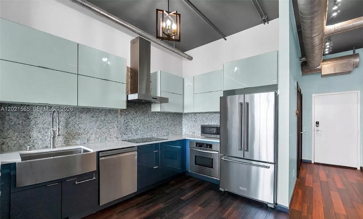UPTOWN MARINA LOFTS CONDO - Residential