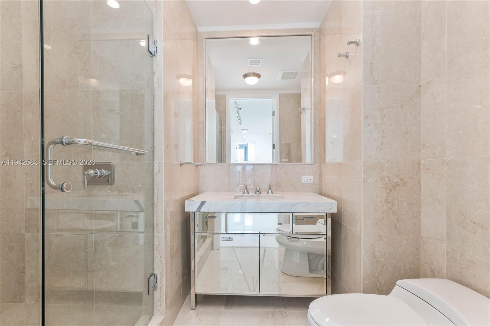 17475 Collins Ave 2003