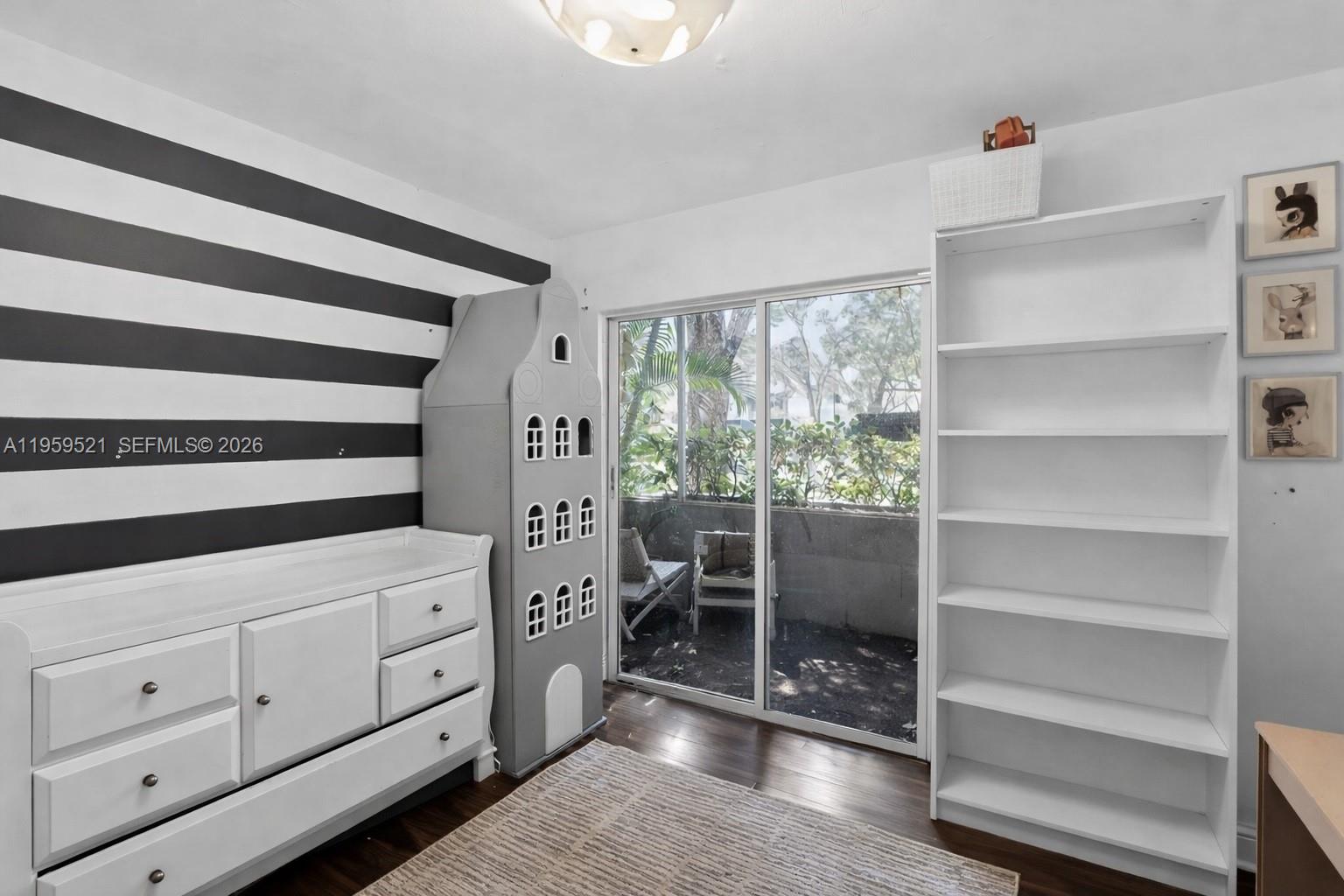 DORAL PK CO CLUB VILLAS C - Residential