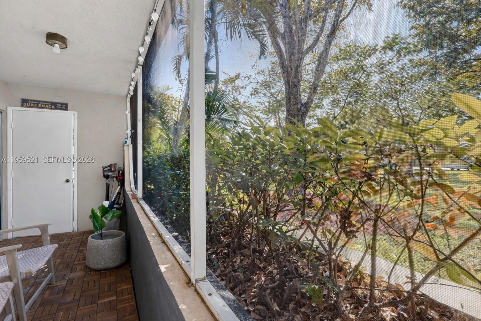 DORAL PK CO CLUB VILLAS C - Residential