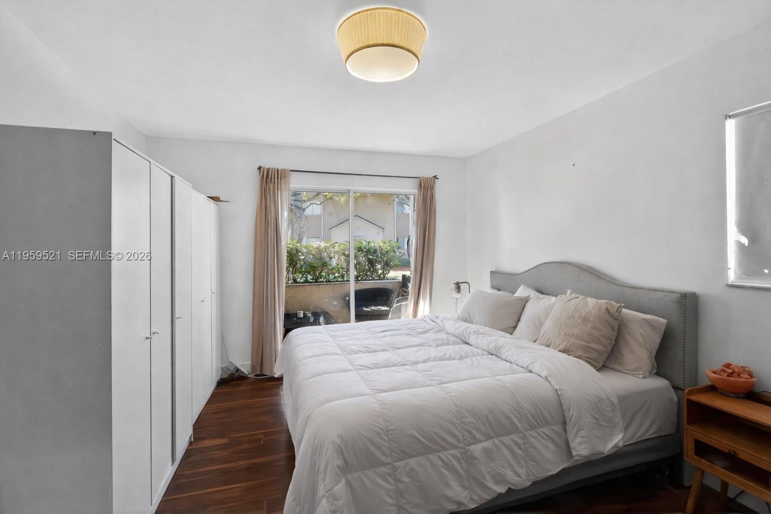 DORAL PK CO CLUB VILLAS C - Residential