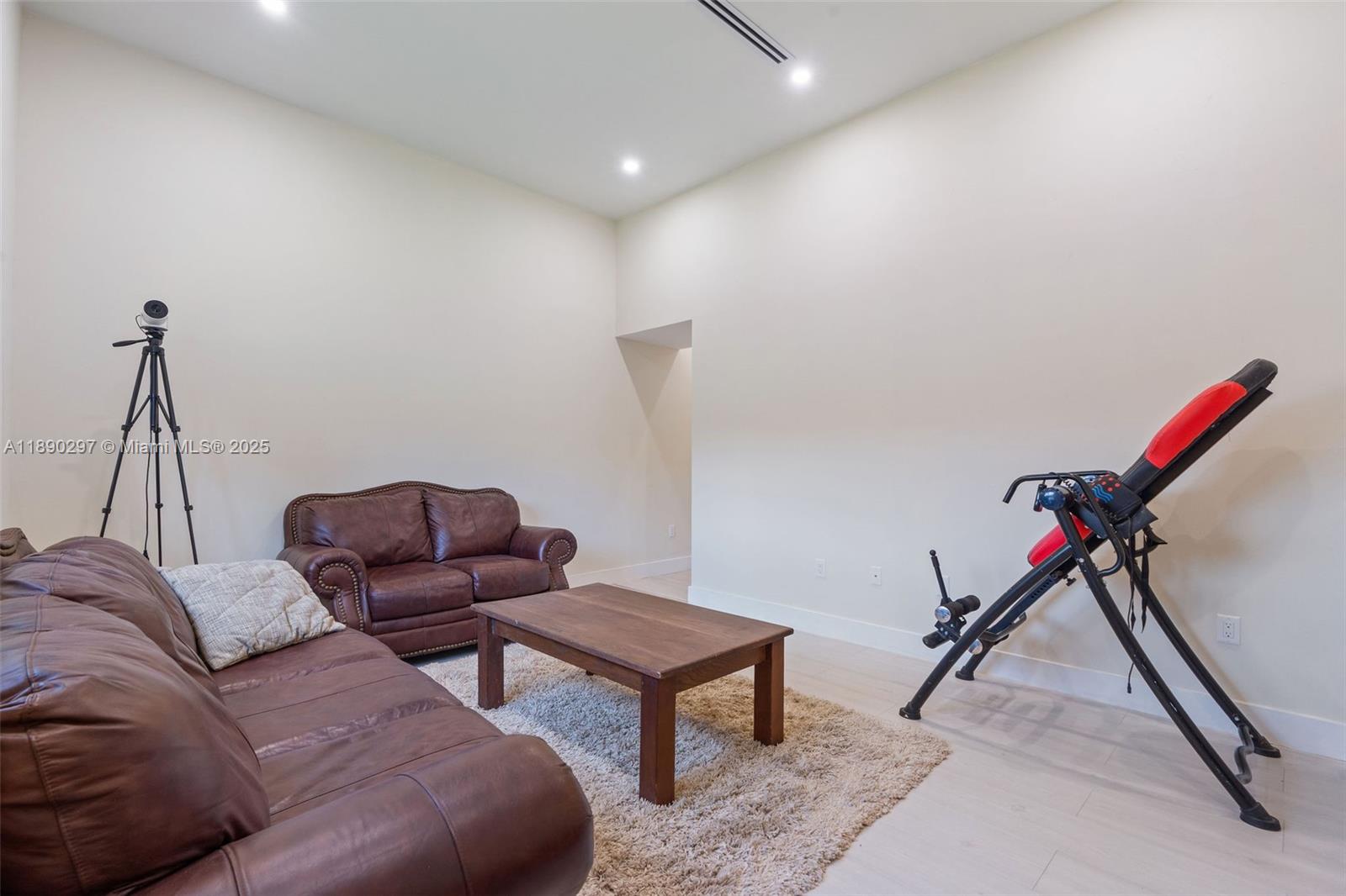 KENDALWOOD ESTATES - Residential