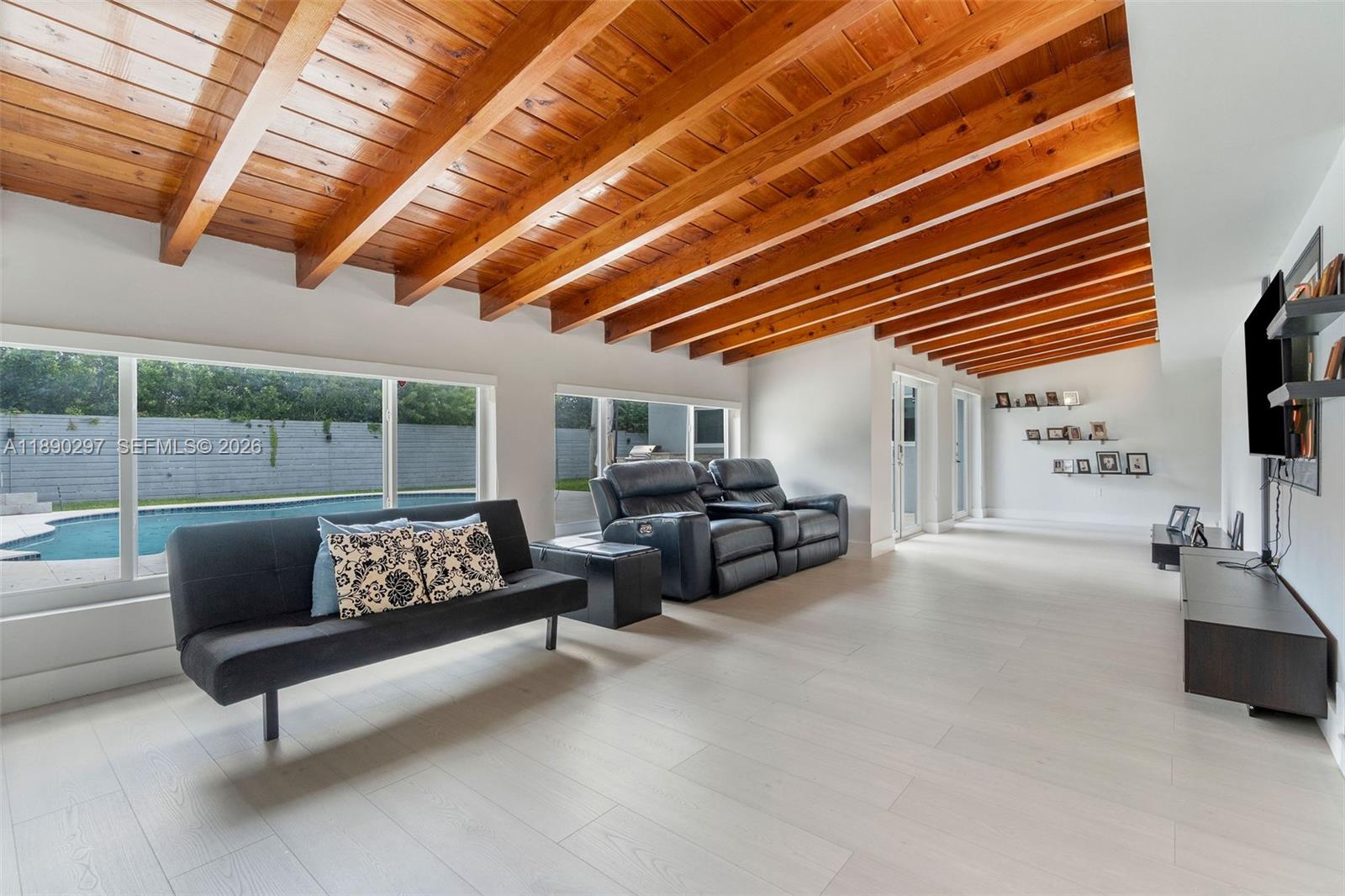 KENDALWOOD ESTATES - Residential