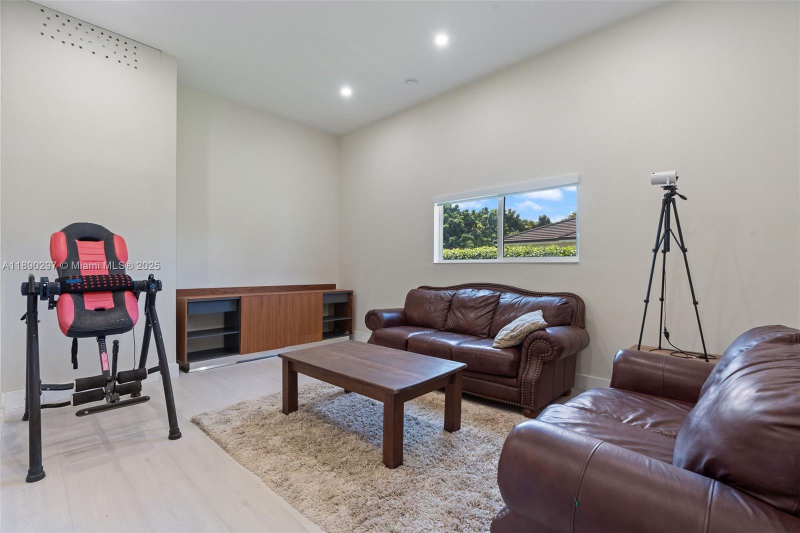 KENDALWOOD ESTATES - Residential