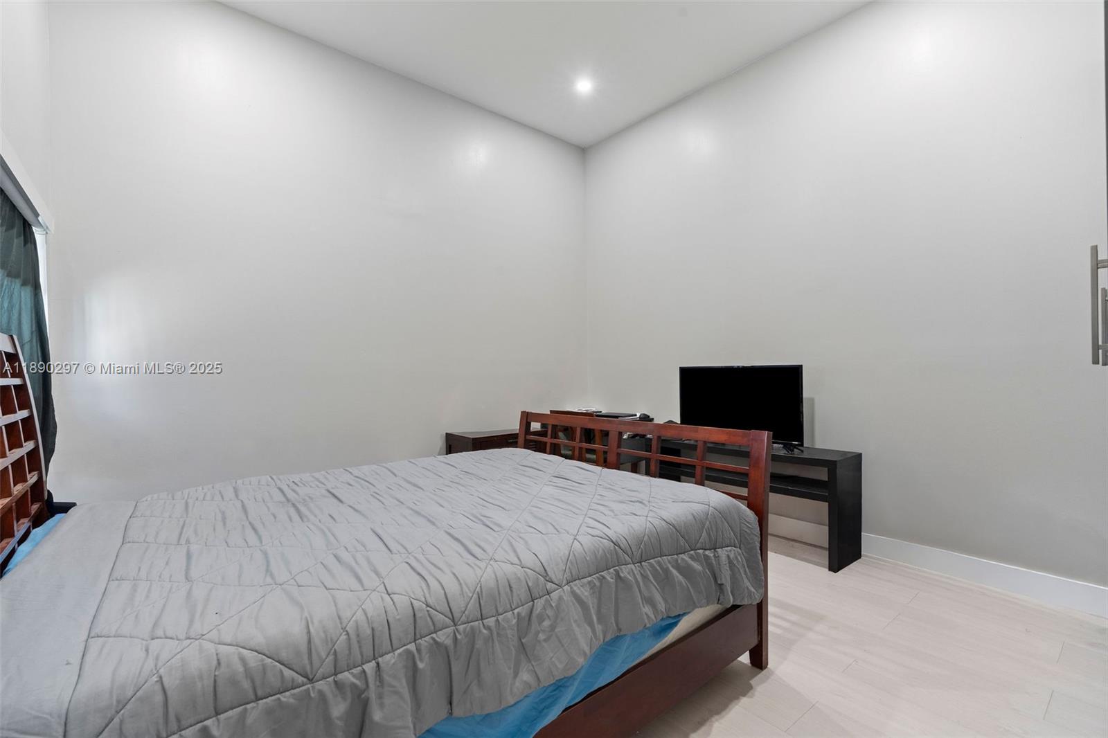 KENDALWOOD ESTATES - Residential