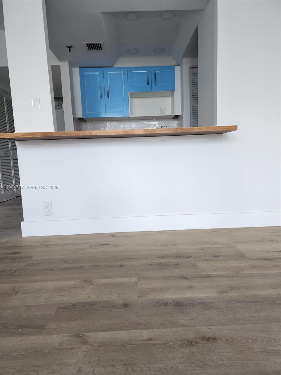 520 Brickell Key Dr A1517