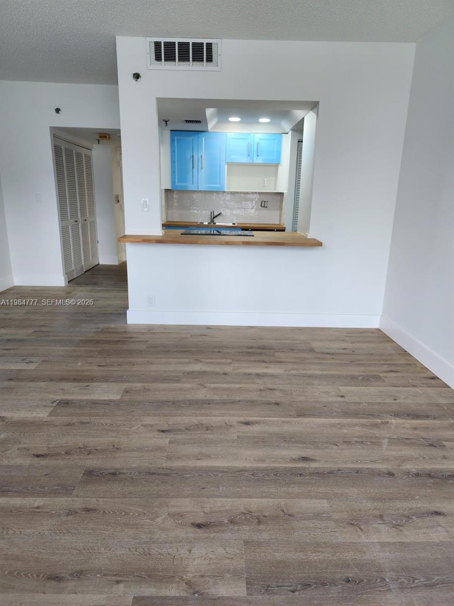 520 Brickell Key Dr A1517