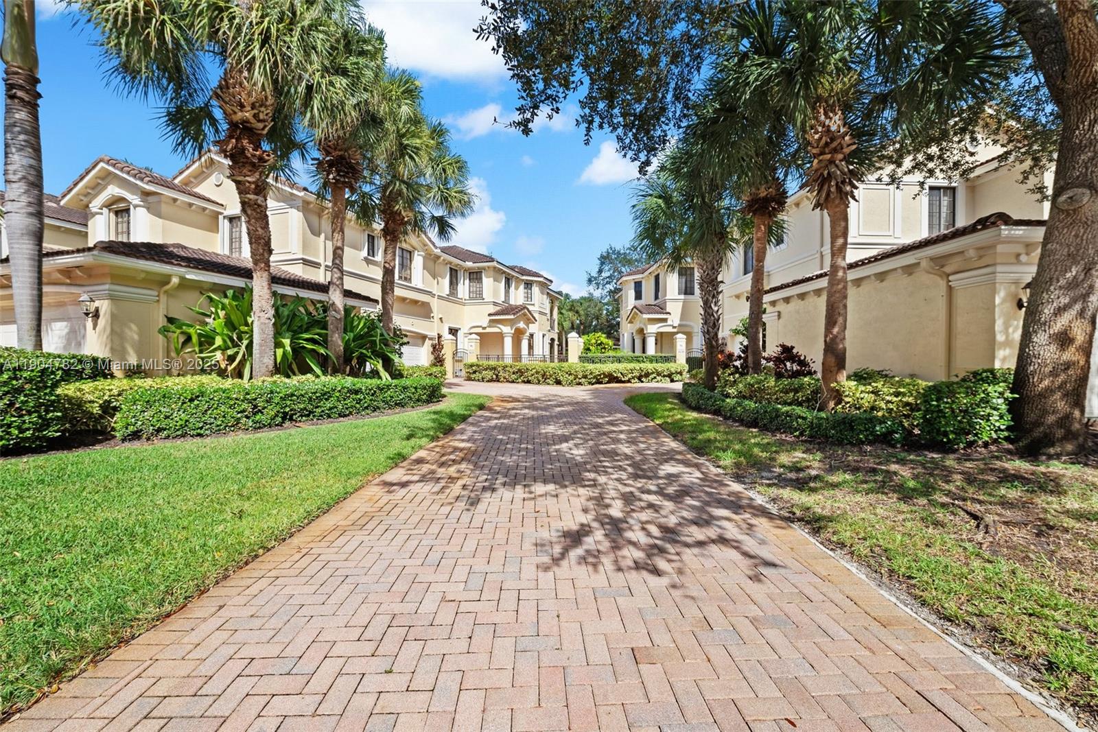 1634 Passion Vine Cir 31-2