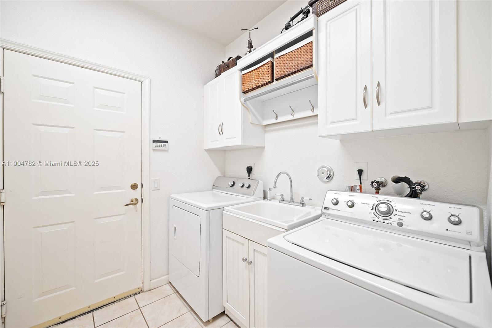 MARIPOSA POINTE AT WESTON - Residential