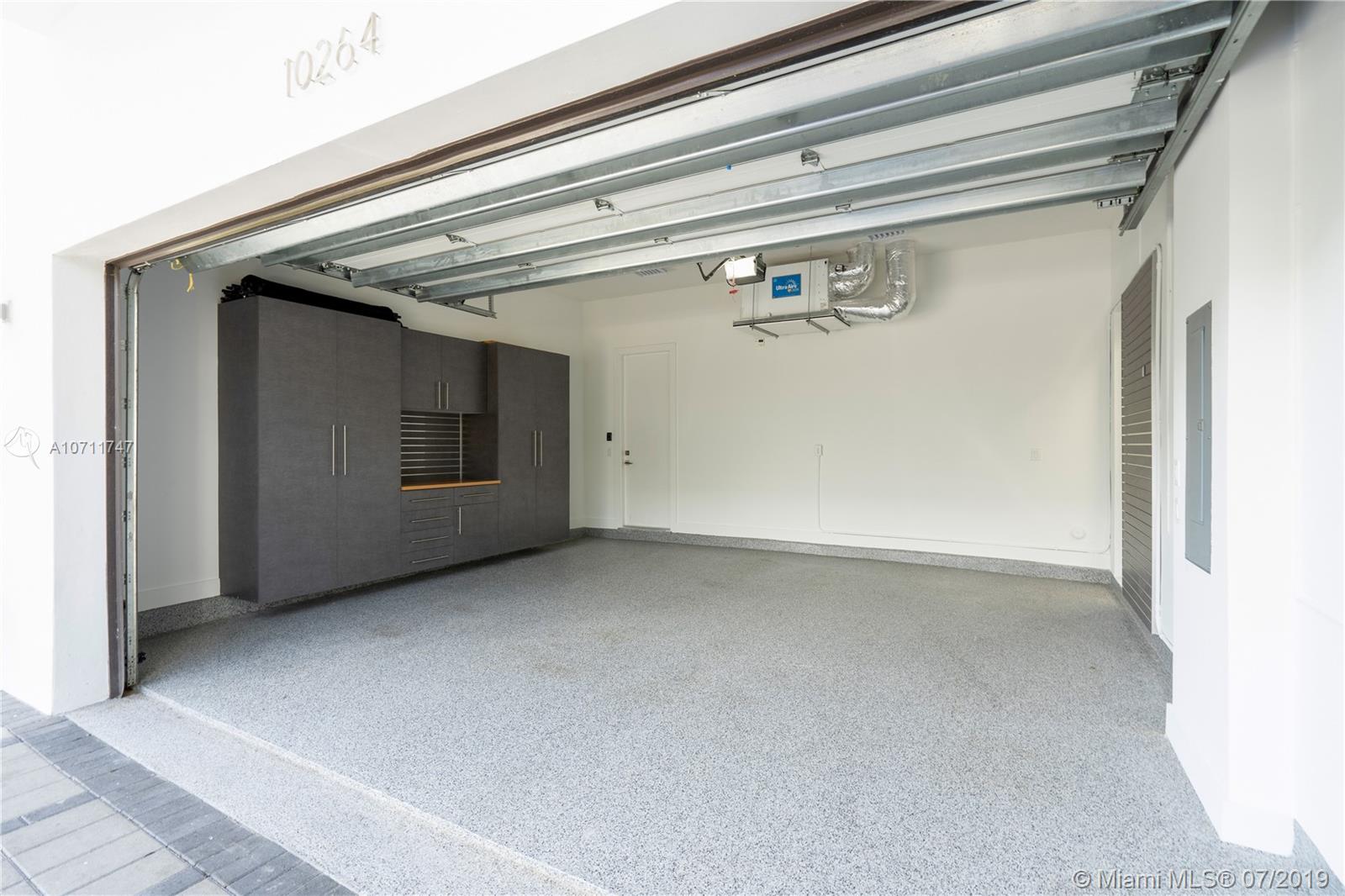 DORAL COMMONS RESIDENTIAL - Residential Lease