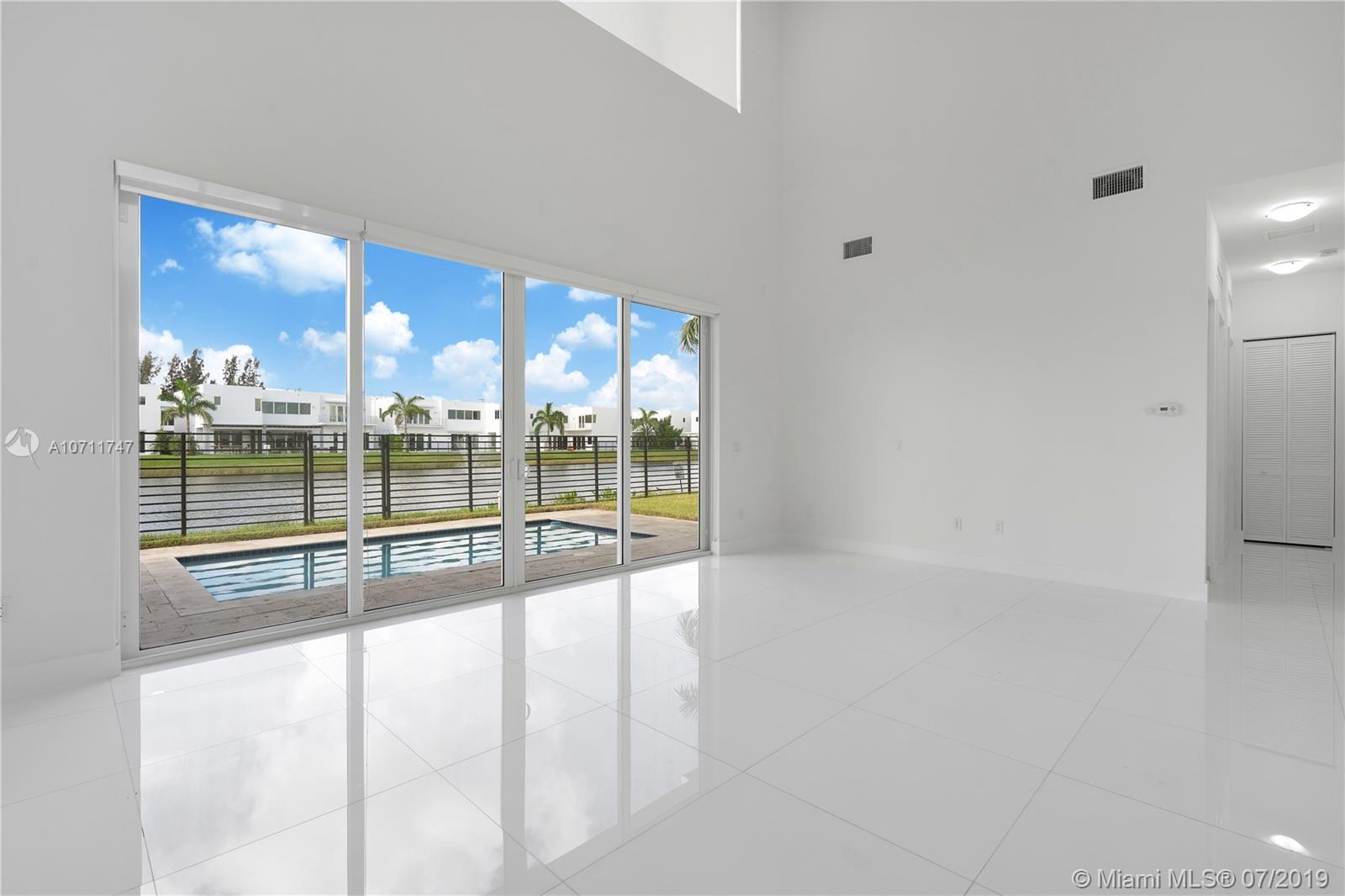 DORAL COMMONS RESIDENTIAL - Residential Lease