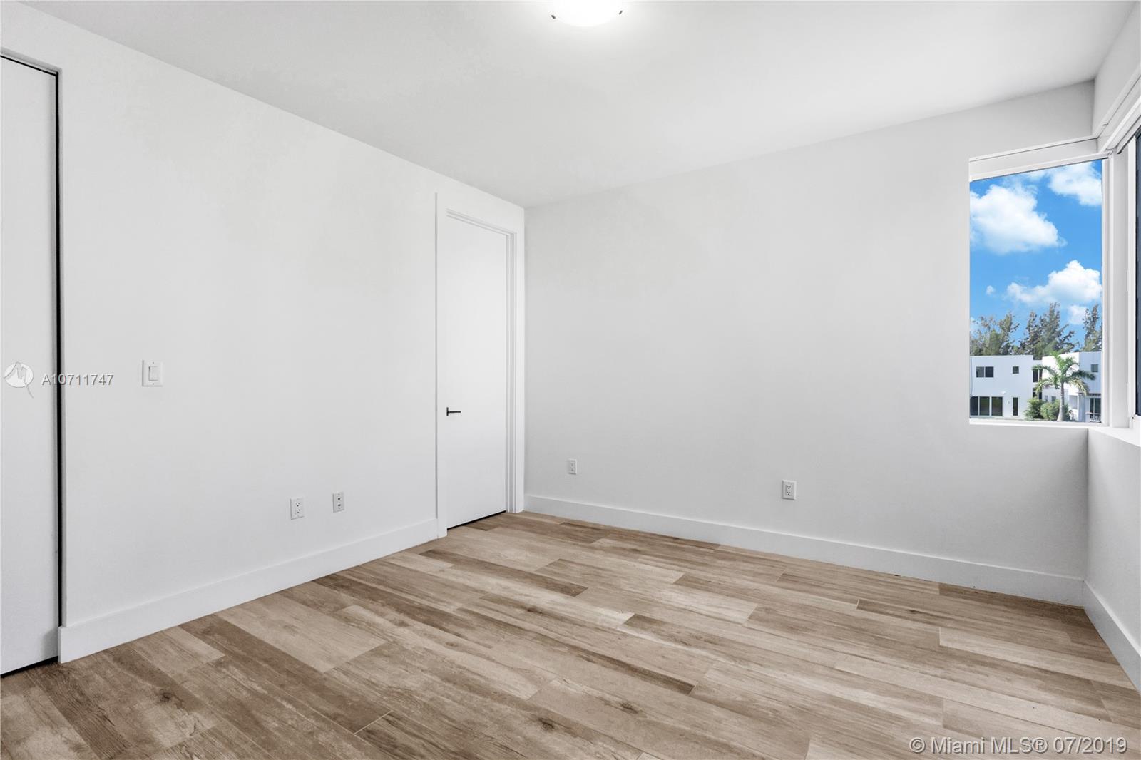 DORAL COMMONS RESIDENTIAL - Residential Lease