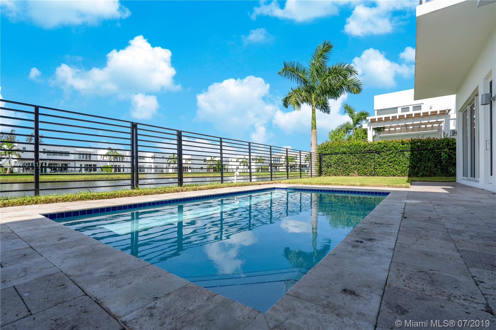 DORAL COMMONS RESIDENTIAL - Residential Lease