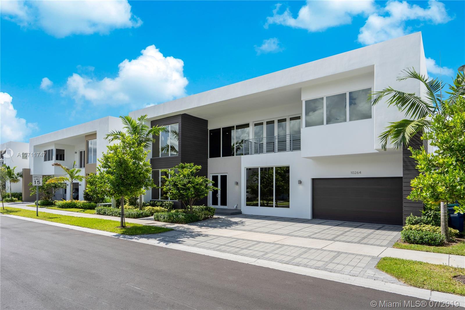 DORAL COMMONS RESIDENTIAL - Residential Lease