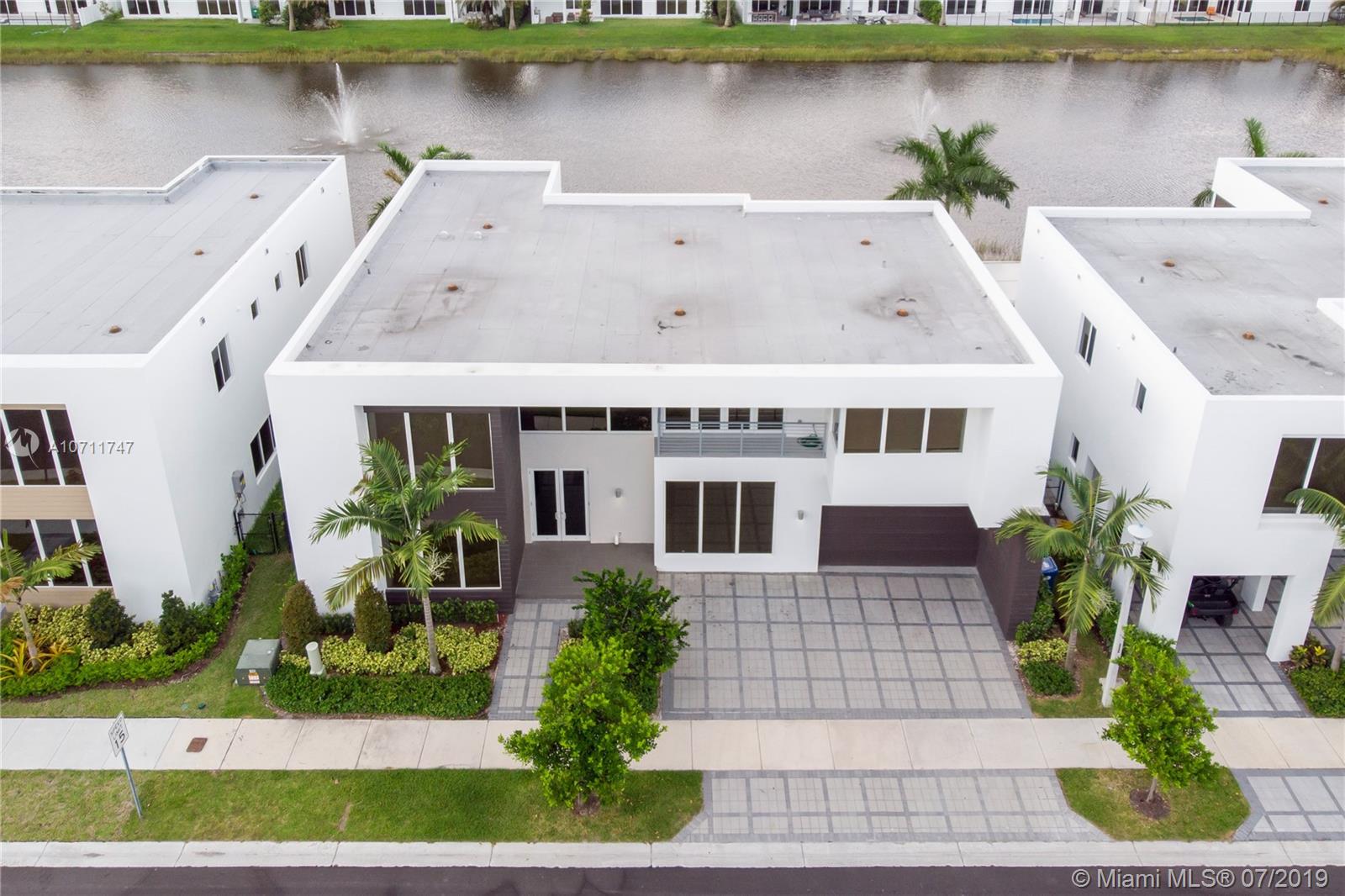 DORAL COMMONS RESIDENTIAL - Residential Lease