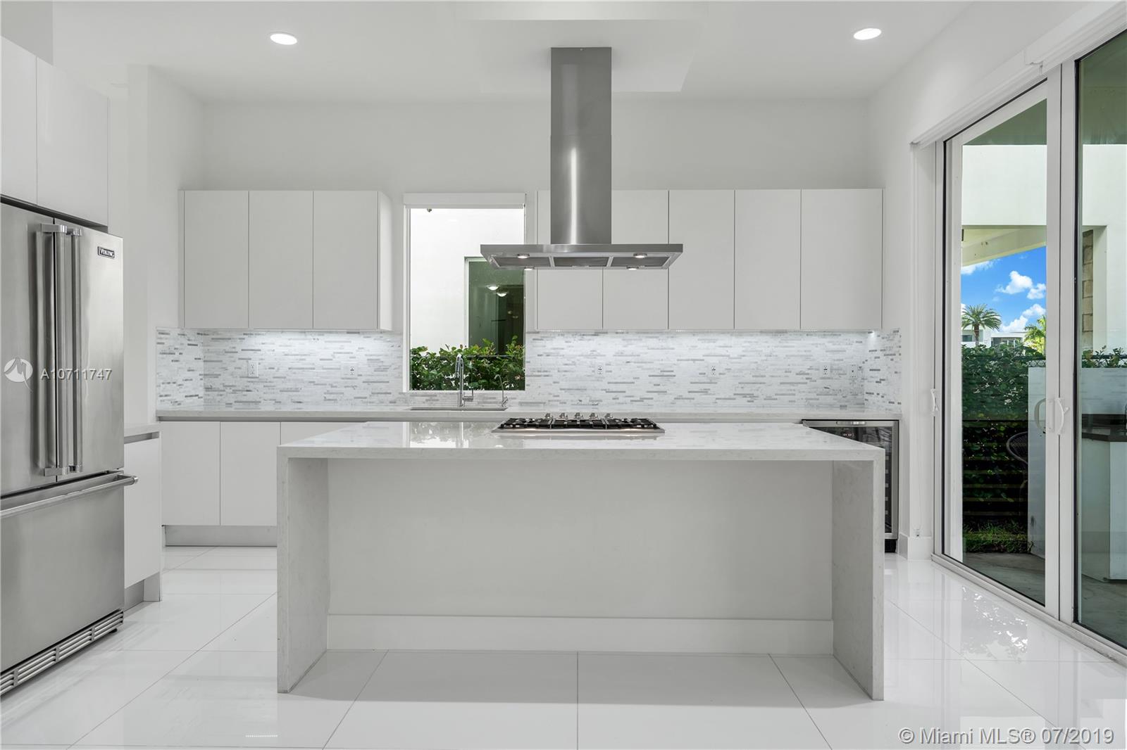 DORAL COMMONS RESIDENTIAL - Residential Lease