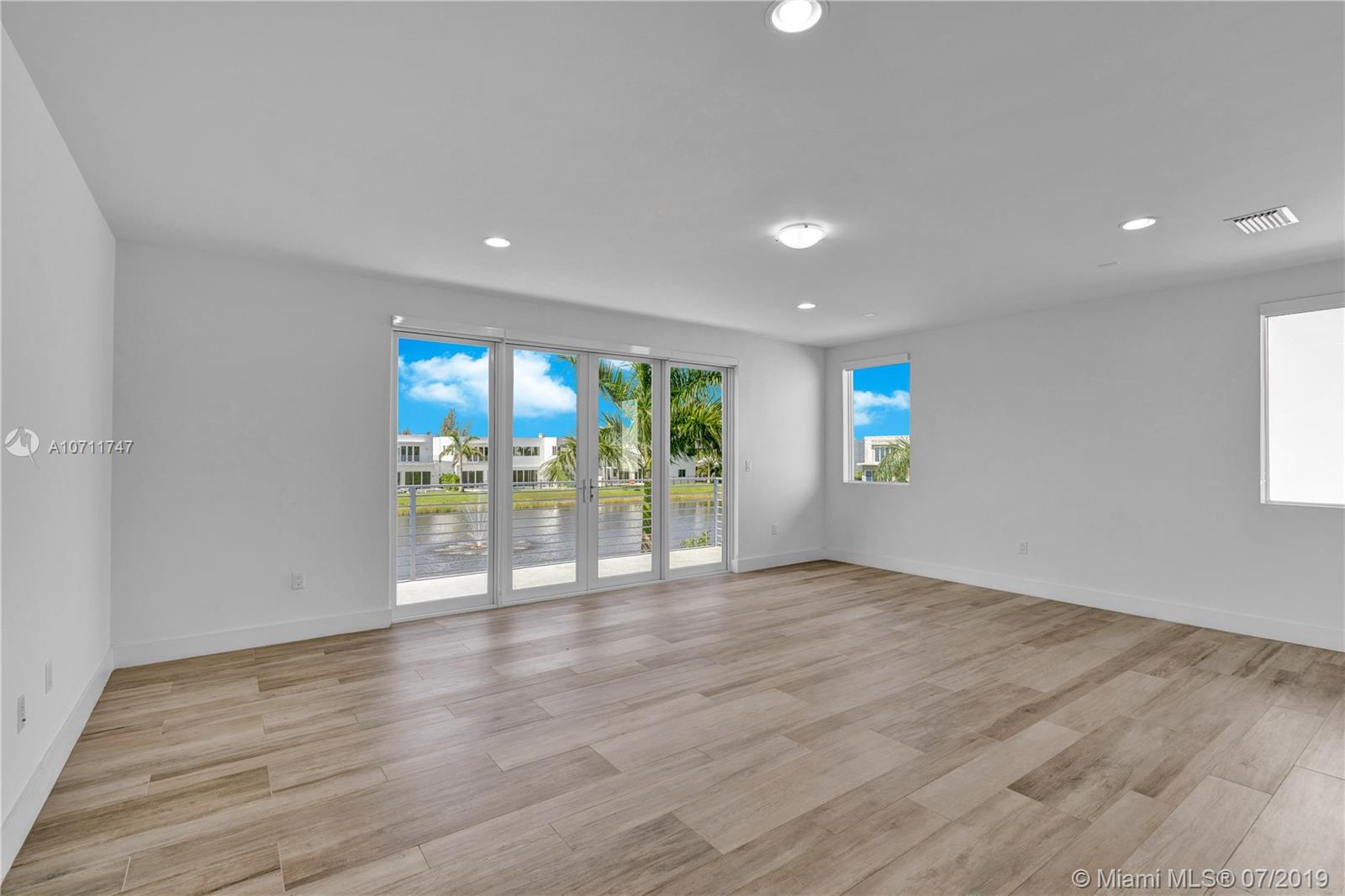 DORAL COMMONS RESIDENTIAL - Residential Lease