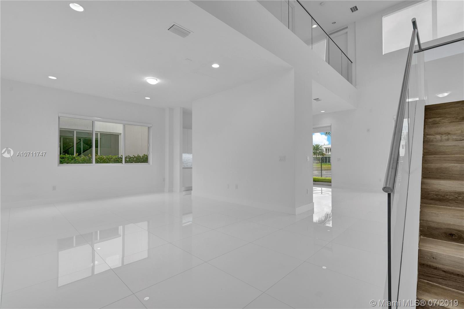 DORAL COMMONS RESIDENTIAL - Residential Lease