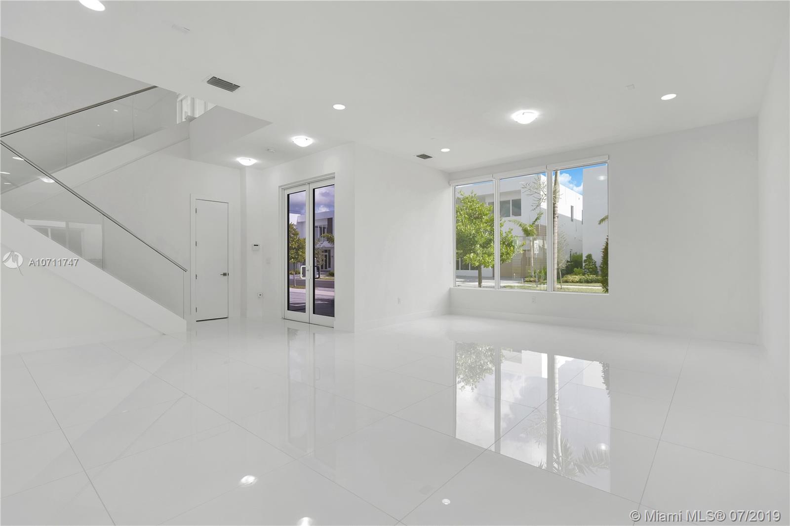 DORAL COMMONS RESIDENTIAL - Residential Lease