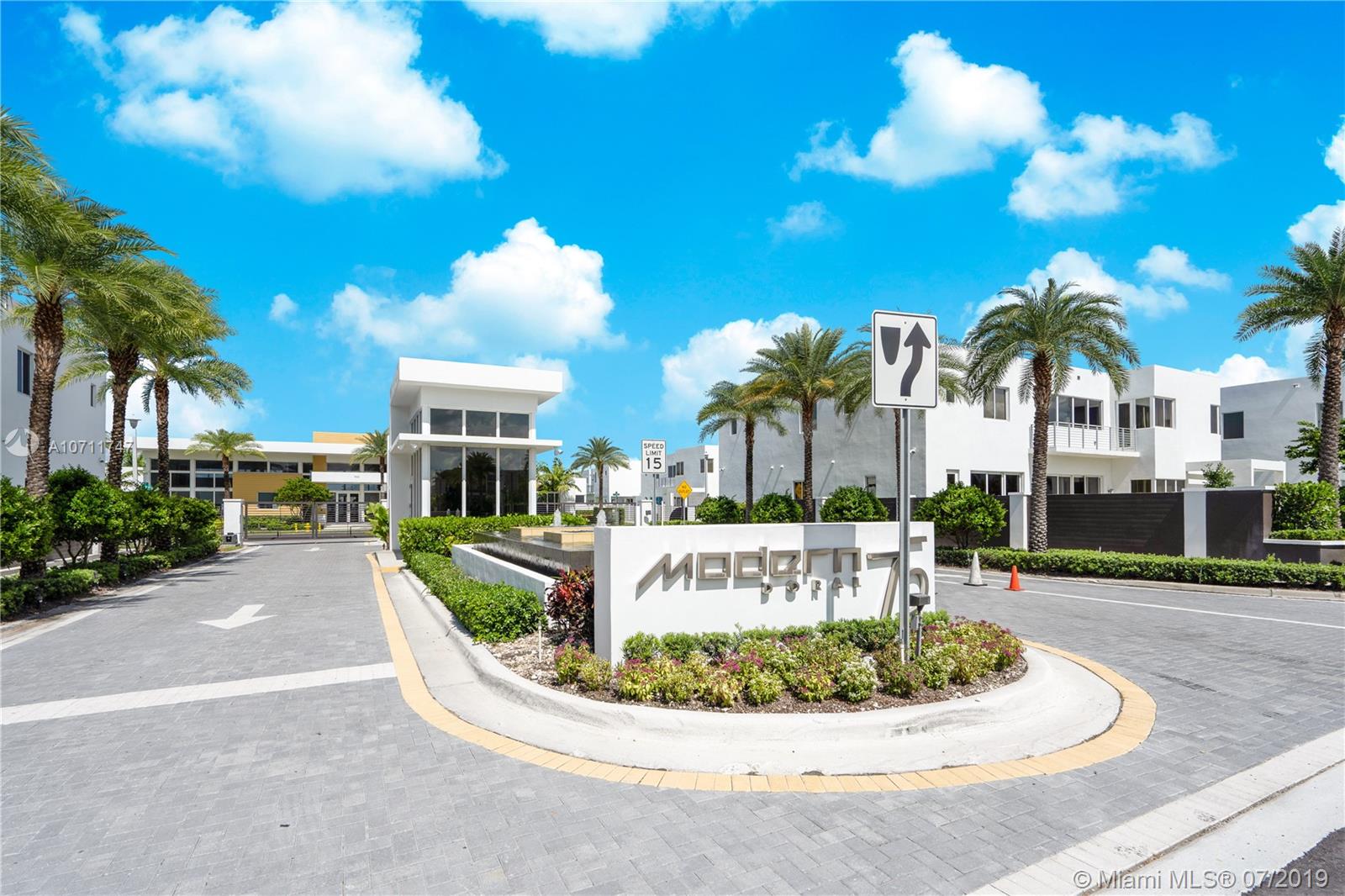 DORAL COMMONS RESIDENTIAL - Residential Lease
