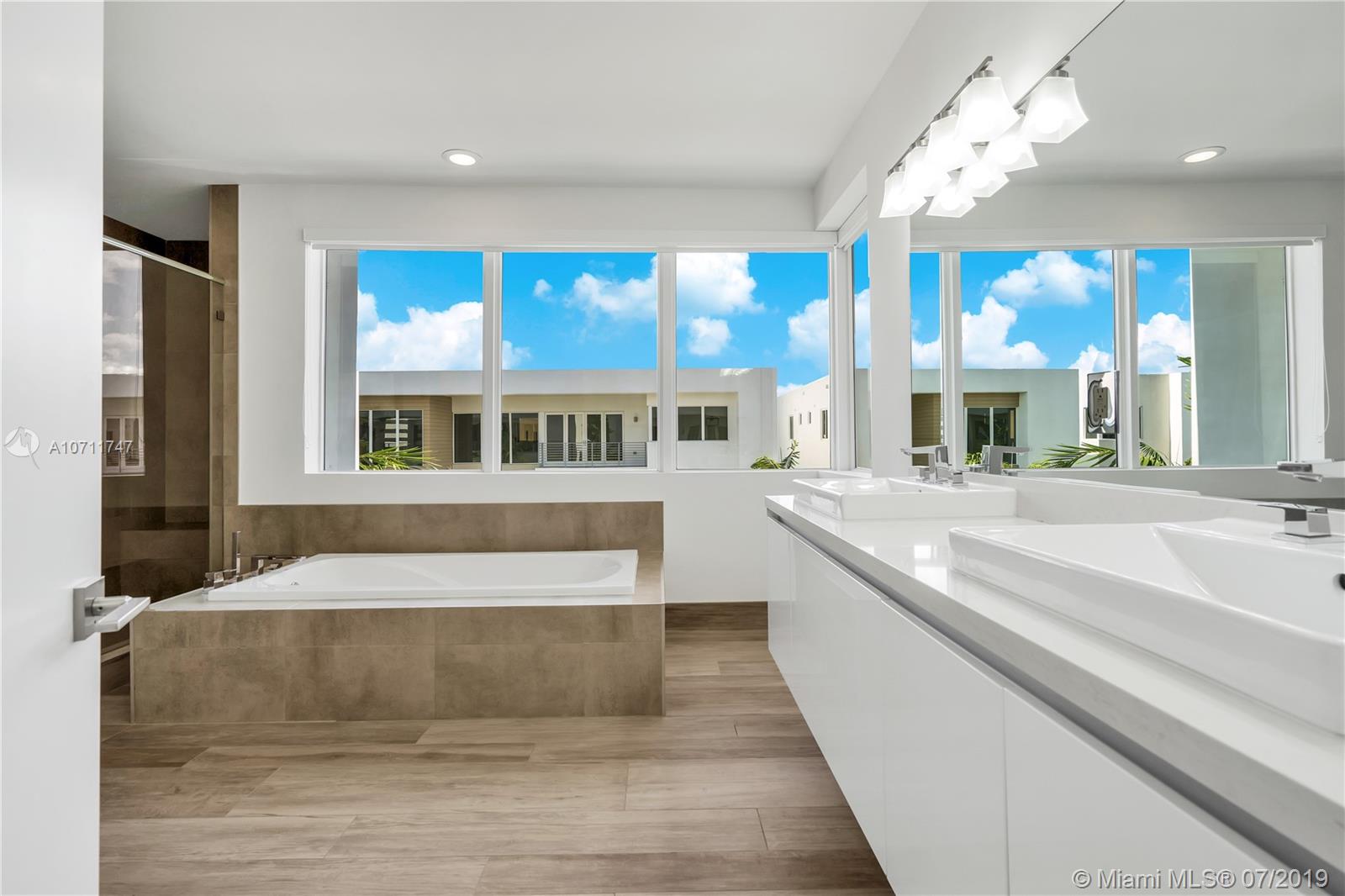 DORAL COMMONS RESIDENTIAL - Residential Lease