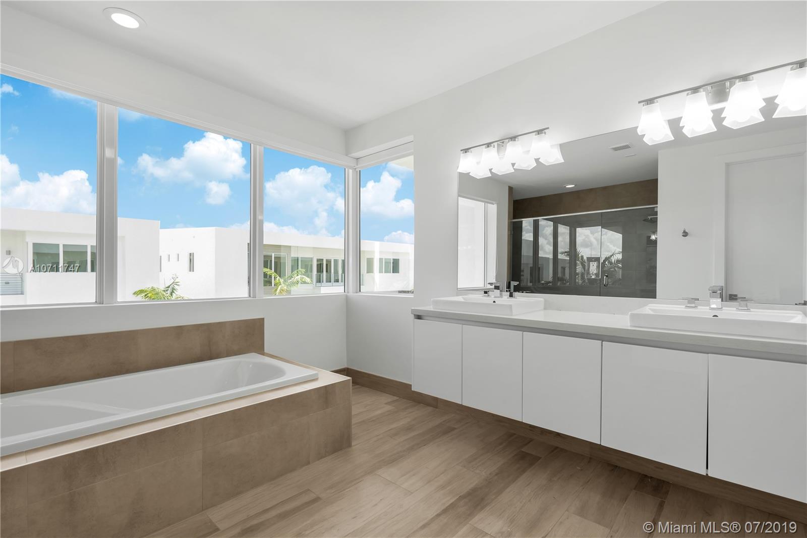 DORAL COMMONS RESIDENTIAL - Residential Lease