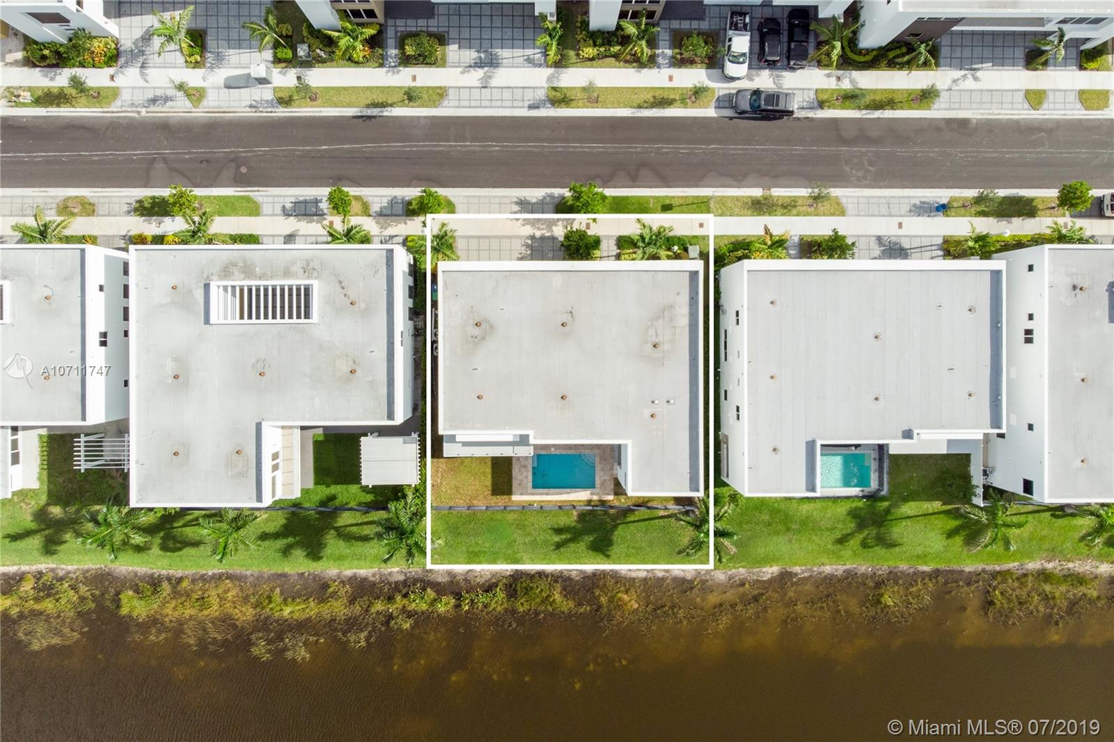 DORAL COMMONS RESIDENTIAL - Residential Lease