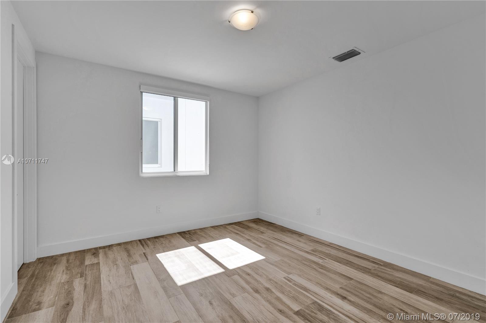 DORAL COMMONS RESIDENTIAL - Residential Lease