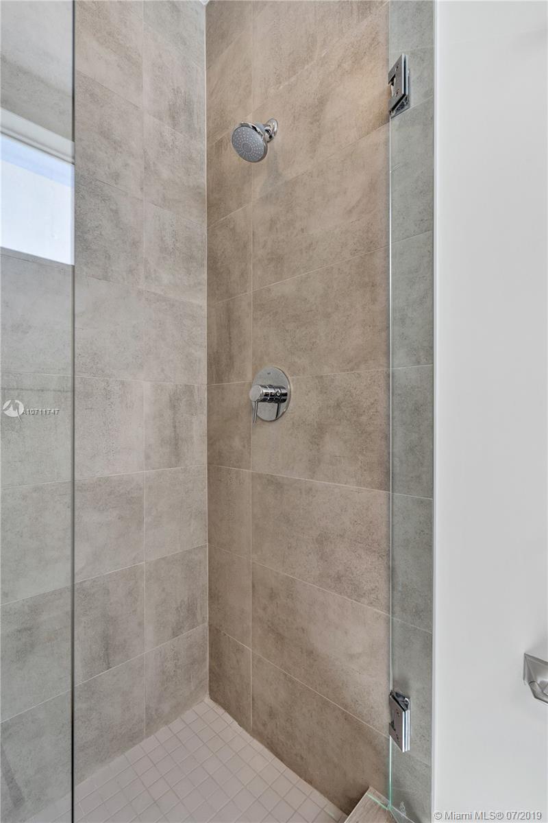 DORAL COMMONS RESIDENTIAL - Residential Lease