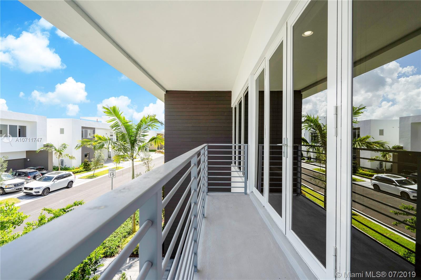 DORAL COMMONS RESIDENTIAL - Residential Lease