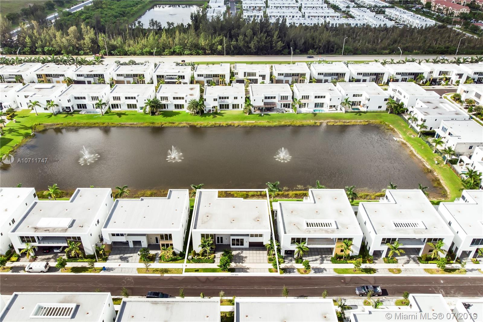 DORAL COMMONS RESIDENTIAL - Residential Lease