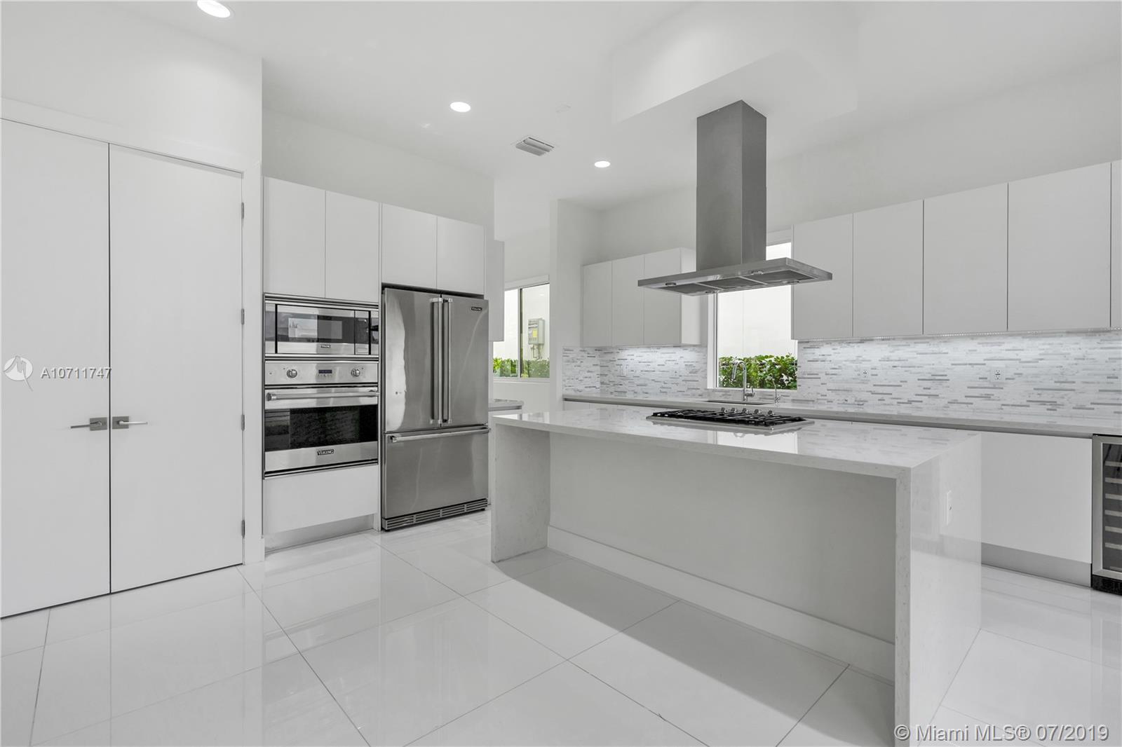 DORAL COMMONS RESIDENTIAL - Residential Lease