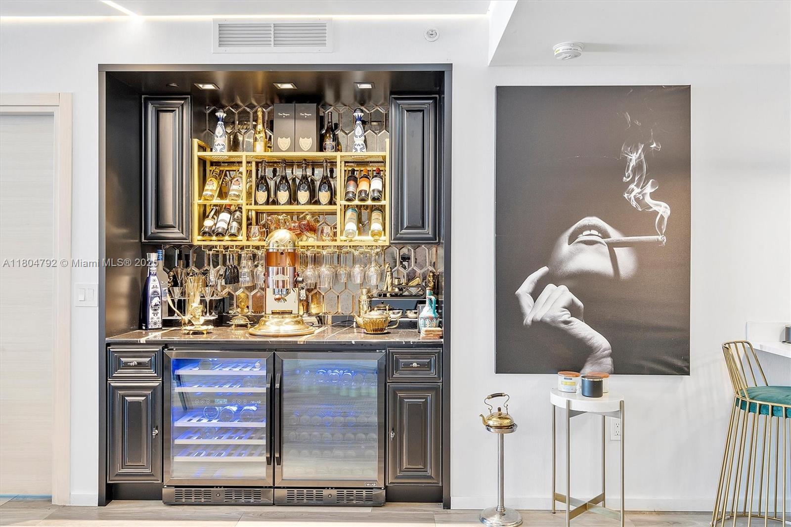 801 SMA RESIDENCES CONDO - Residential