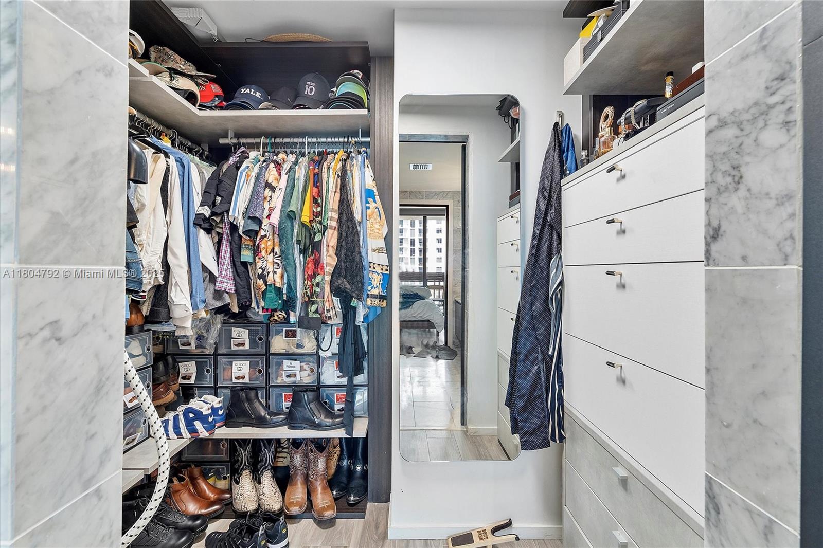 801 SMA RESIDENCES CONDO - Residential