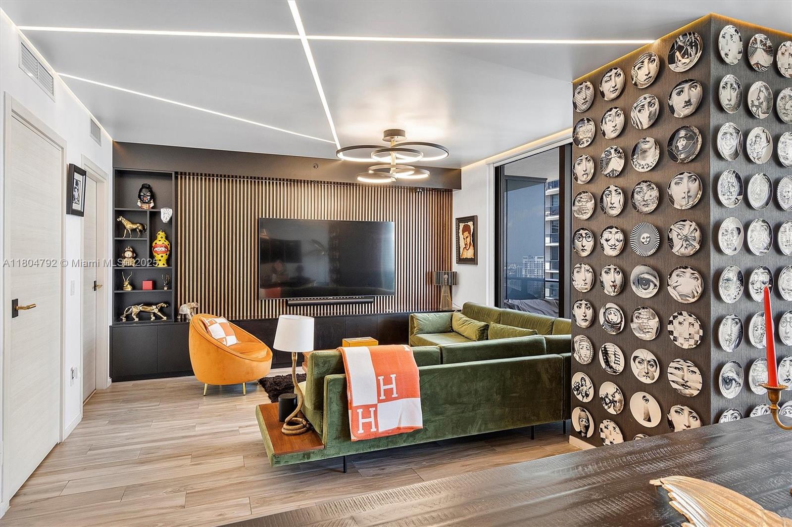 801 SMA RESIDENCES CONDO - Residential