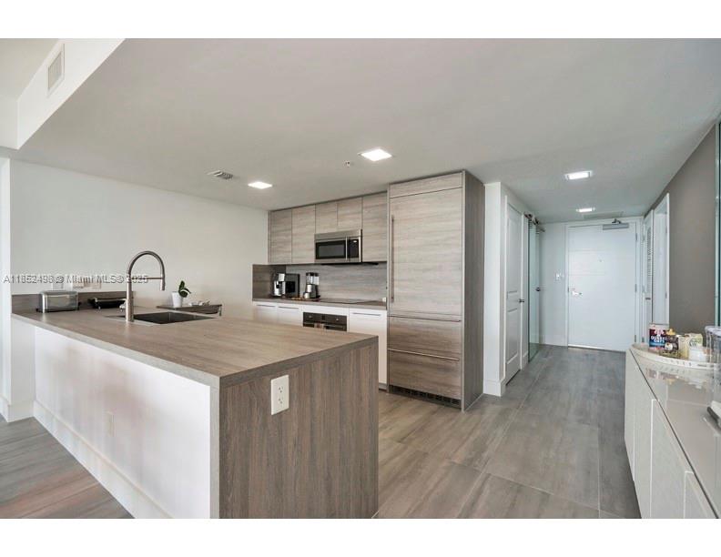 400 Sunny Isles Blvd 1616