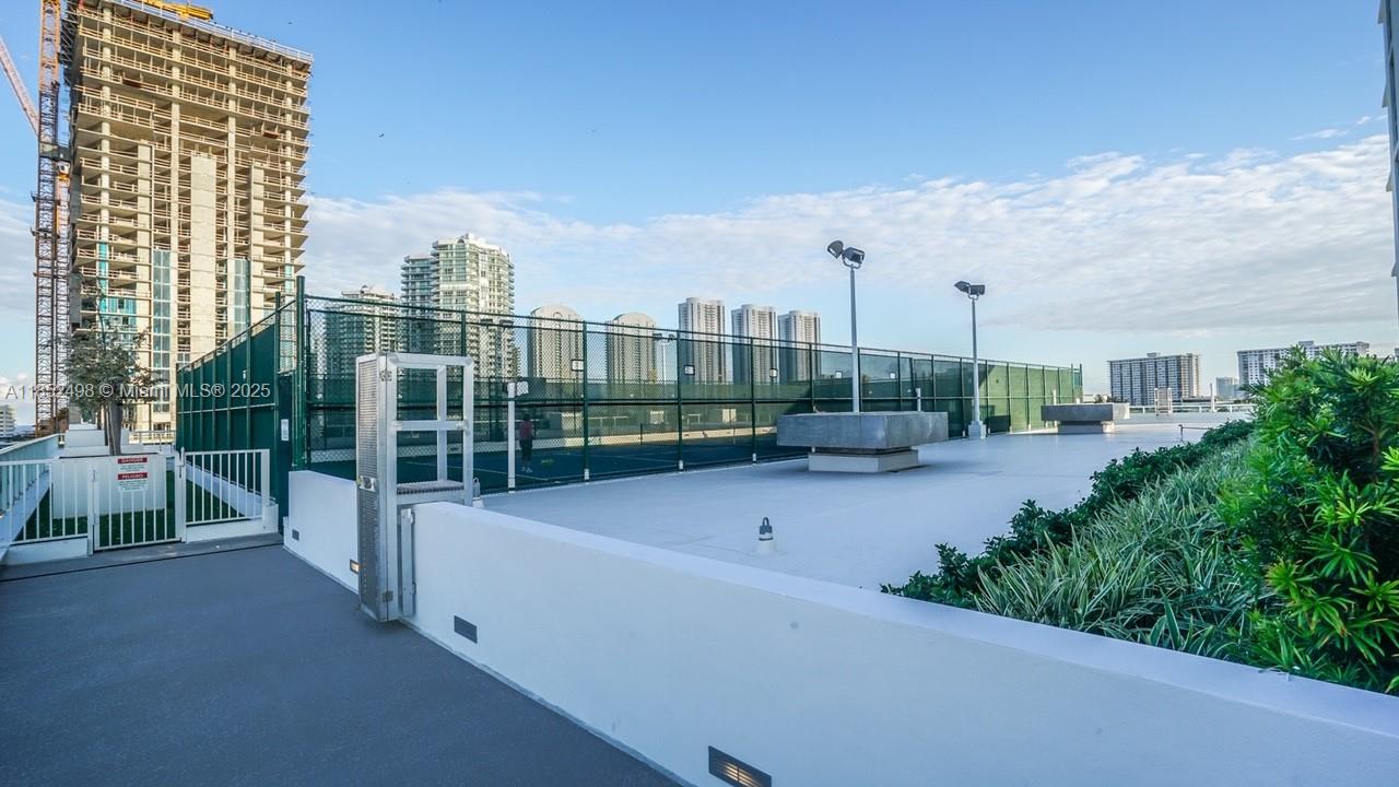 400 SUNNY ISLES CONDO EAS - Residential
