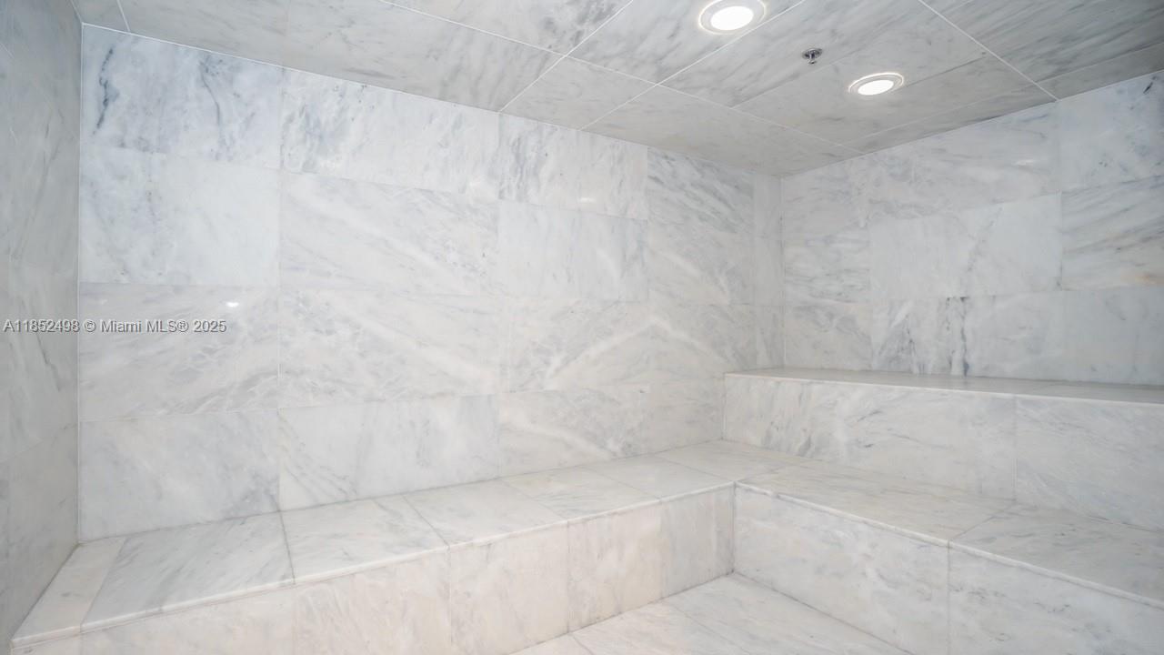 400 SUNNY ISLES CONDO EAS - Residential