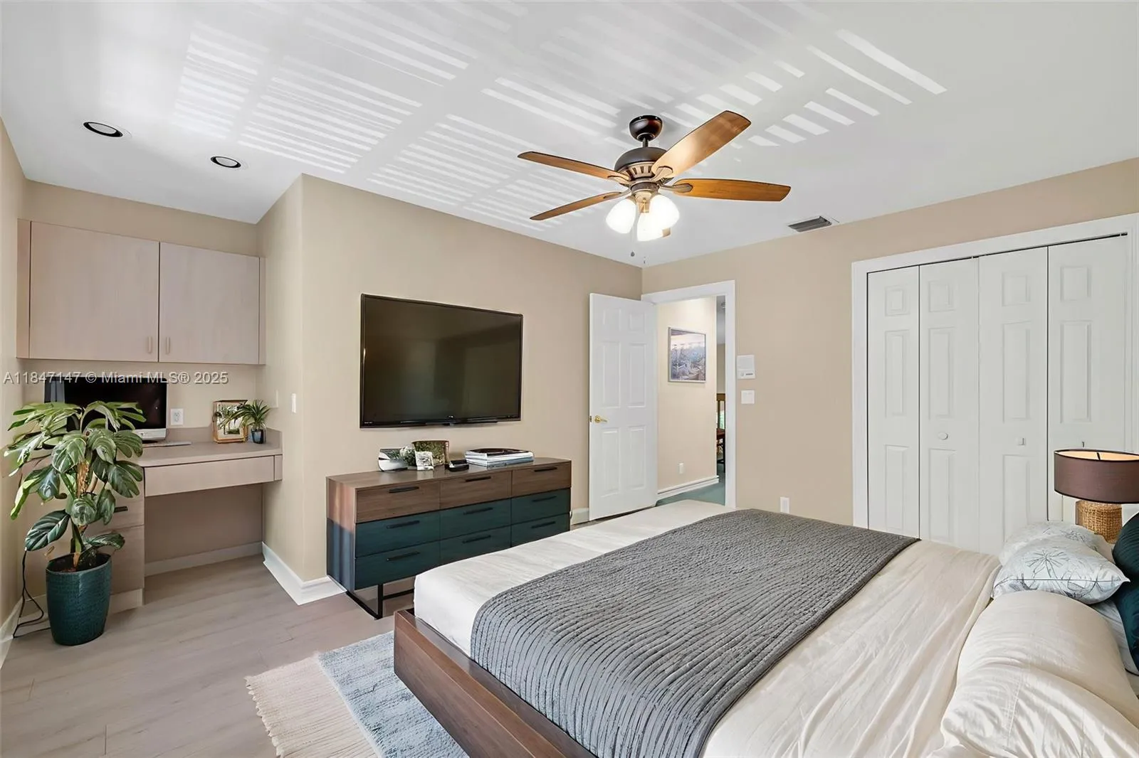 Cooper City, Florida 33026, United States, 5 Bedrooms Bedrooms, ,5 BathroomsBathrooms,Residential,Active,178749