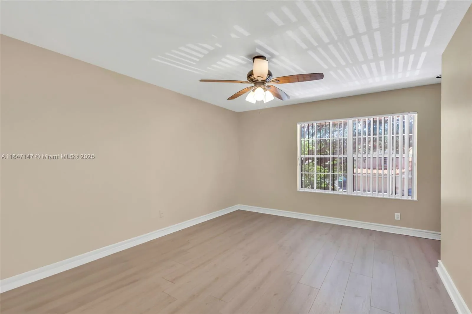 Cooper City, Florida 33026, United States, 5 Bedrooms Bedrooms, ,5 BathroomsBathrooms,Residential,Active,178749