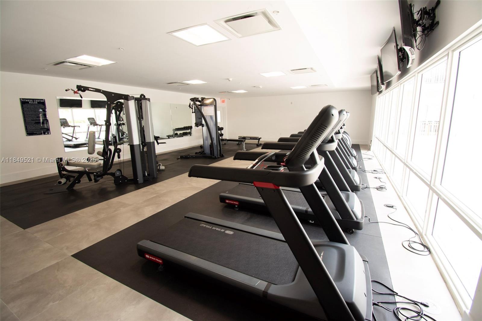 ISLANDS AT DORAL 1ST ADDI - Residential