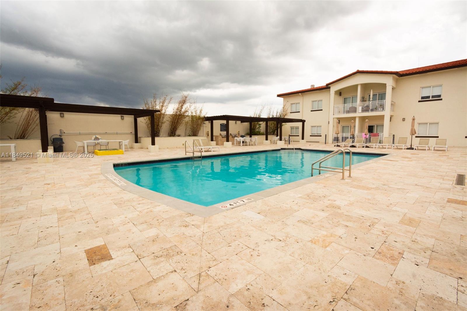 ISLANDS AT DORAL 1ST ADDI - Residential