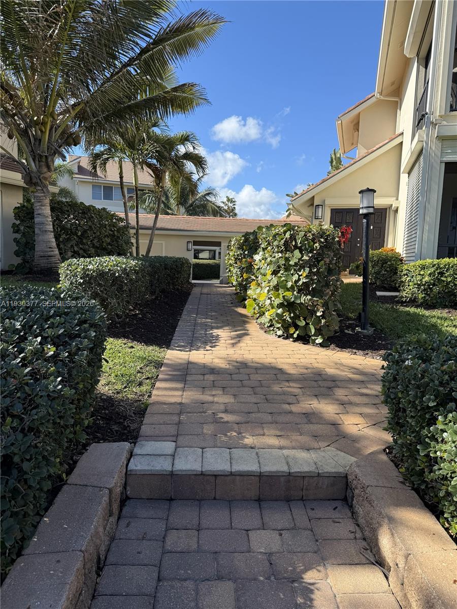 THE BEACHCOMBER - Residential