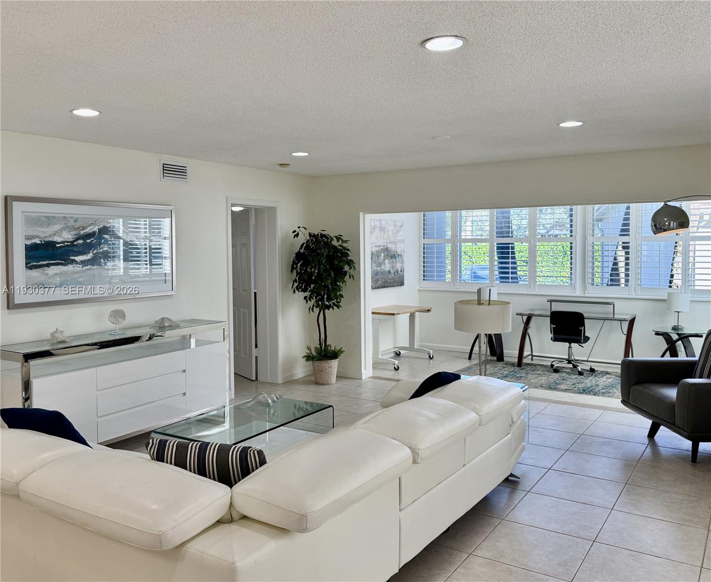 THE BEACHCOMBER - Residential