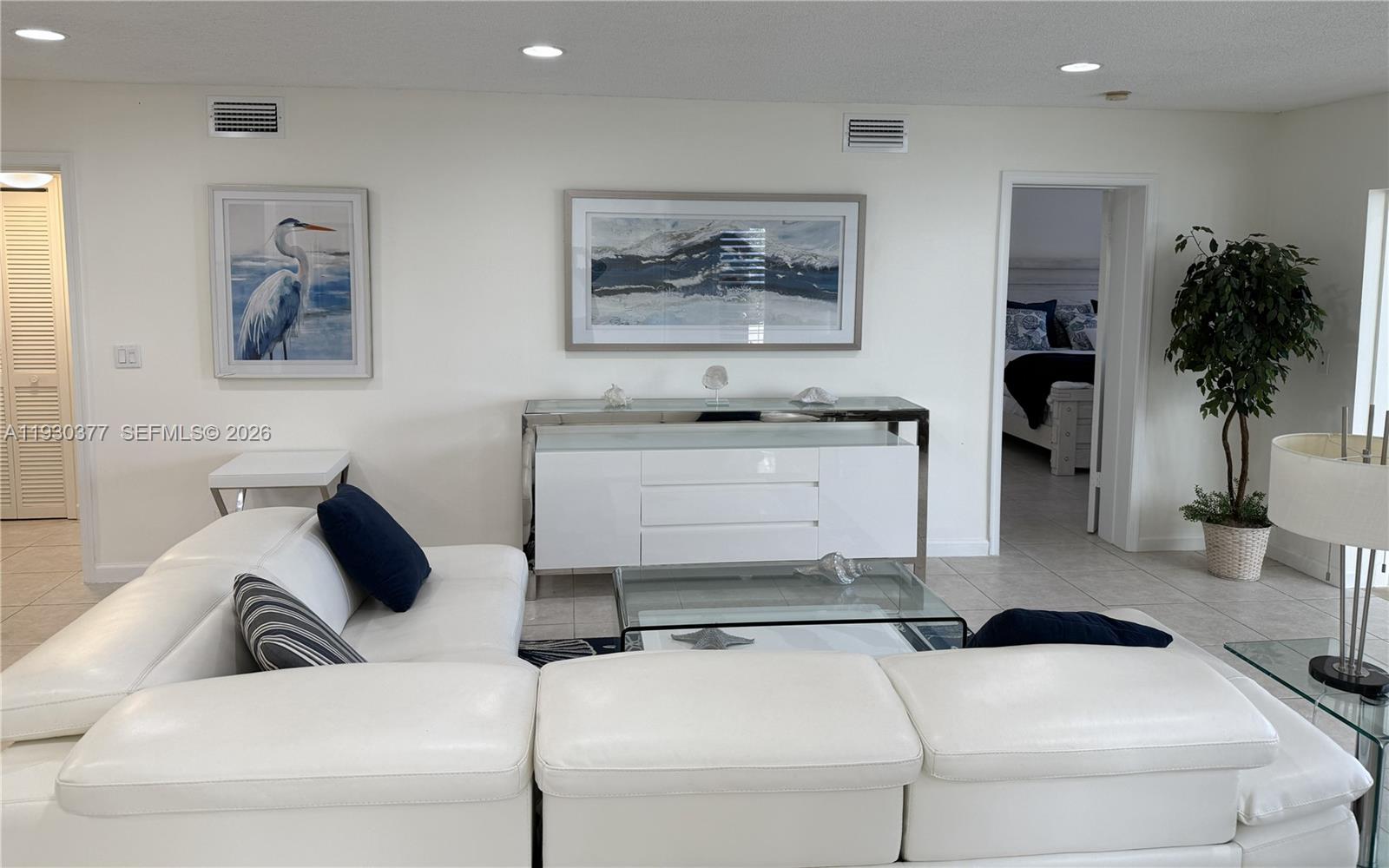 THE BEACHCOMBER - Residential